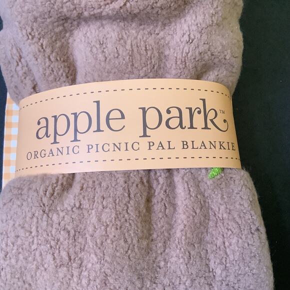 Apple Park Owl Organic Picnic Pal Blankie - NWT - Naturally Hypoallergenic - Picture 3 of 6